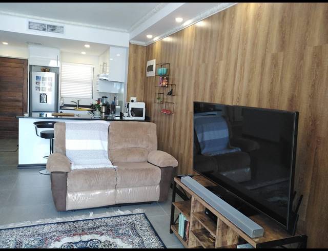 2 BEDROOM APARTMENT TO LET IN POINT WATERFRONT